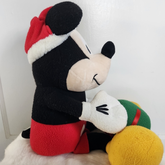 14" Minnie and Mickey Mouse Plush Christmas Winter Shelf Sitters NWT - Picture 5 of 12